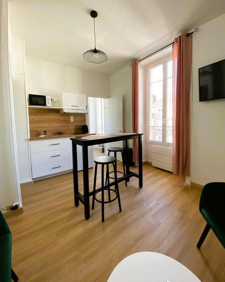 Au Coeur De Ville Laval  Cameră foto